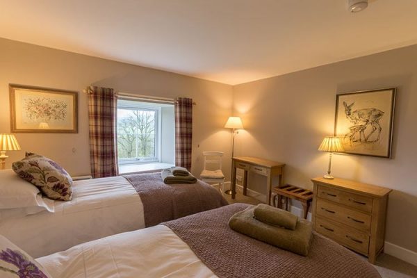 A colour image of a twin bedroom at Aodin - accommodation for a a self catering holiday Scotland - Edradynate Country House and Sporting Estate Perthshire