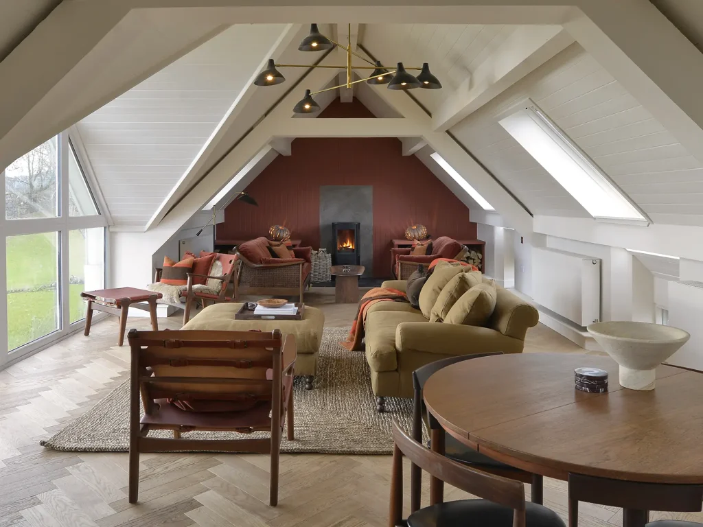 aodin-loft-lounge-fireplace