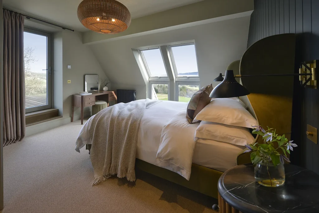 aodin-master-bedroom-roof-terrace